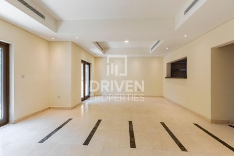 3 bedrooms Villa in North Village, UAE No. 192946