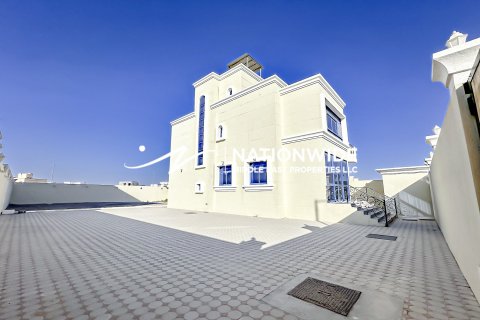 Villa de 5 dormitorios en Abu Dhabi, UAE No. 134409 17