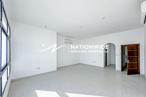 Villa de 5 dormitorios en Abu Dhabi, UAE No. 134409 3