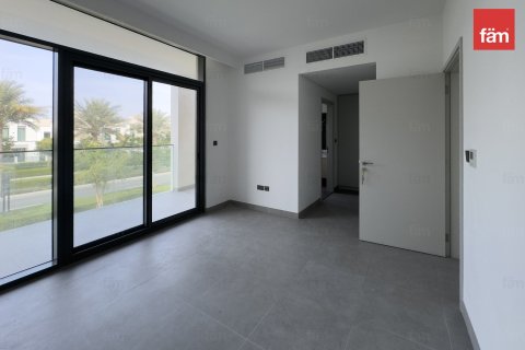 4 bedrooms Villa in Dubai, UAE No. 137442 6