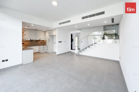 4 bedrooms Villa in Dubai, UAE No. 137442