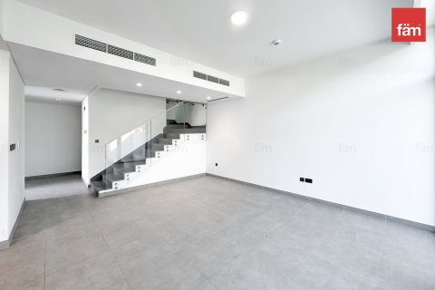 4 bedrooms Villa in Dubai, UAE No. 137442 4