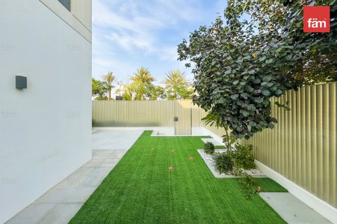 4 bedrooms Villa in Dubai, UAE No. 137442 11
