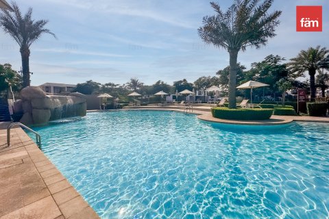 4 bedrooms Villa in Dubai, UAE No. 137442 14