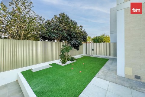 4 bedrooms Villa in Dubai, UAE No. 137442 12