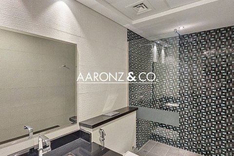 2 bedrooms Apartment in Cayan Tower, UAE No. 144920 21