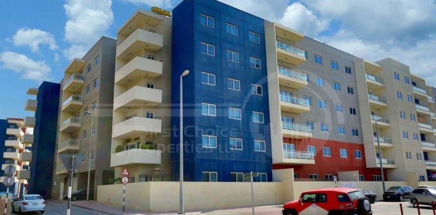 Apartment de 3 dormitorios en Al Reef, UAE No. 172503