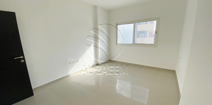 3 bedrooms Apartment in Al Reef, UAE No. 167998