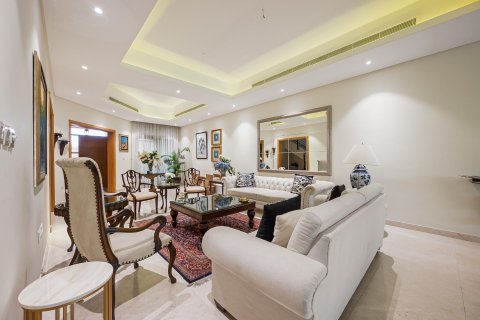 Villa de 4 dormitorios en Al Barsha, UAE No. 202365 11