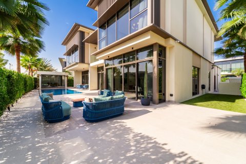 Вилла с 6 спальнями в Дубай, ОАЭ №147076 16