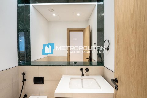 2 bedrooms Apartment in Abu Dhabi, UAE No. 142973 10