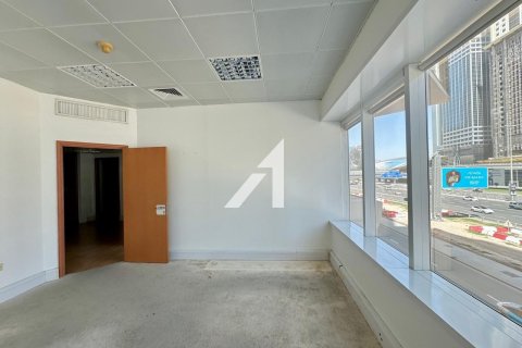 124m² Office in Sheikh Zayed Road, UAE No. 151385 8