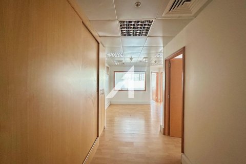 124m² Office in Sheikh Zayed Road, UAE No. 151385 11
