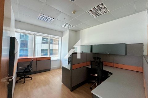 124m² Office in Sheikh Zayed Road, UAE No. 151385 5