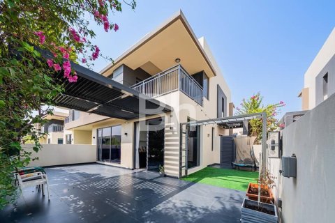 5 bedrooms Townhouse  No. 114241 2