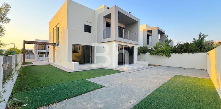 4 bedrooms Villa  No. 114242