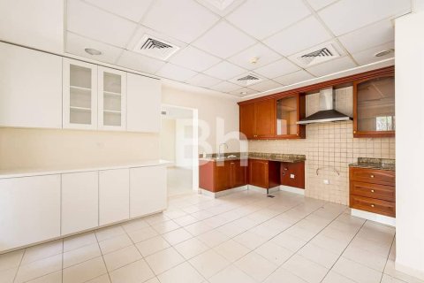 Villa de 5 dormitorios  No. 114246 6