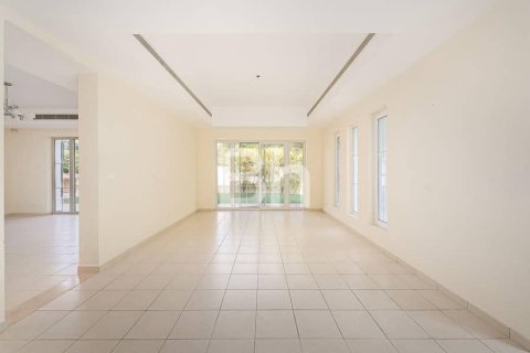 Villa de 5 dormitorios  No. 114246 3
