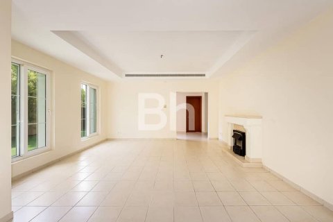 Villa de 5 dormitorios  No. 114246 4