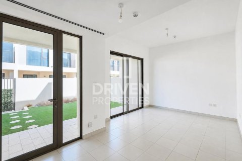 Villa de 3 chambres à EMAAR South, UAE No. 209991 7