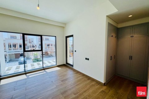 4 bedrooms Townhouse in Dubai, UAE No. 166506 4
