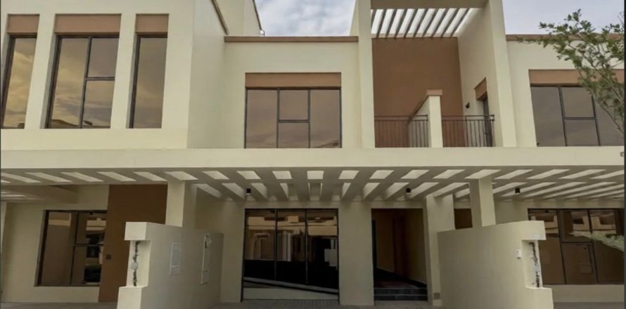 4 bedrooms Townhouse in Dubai, UAE No. 166506