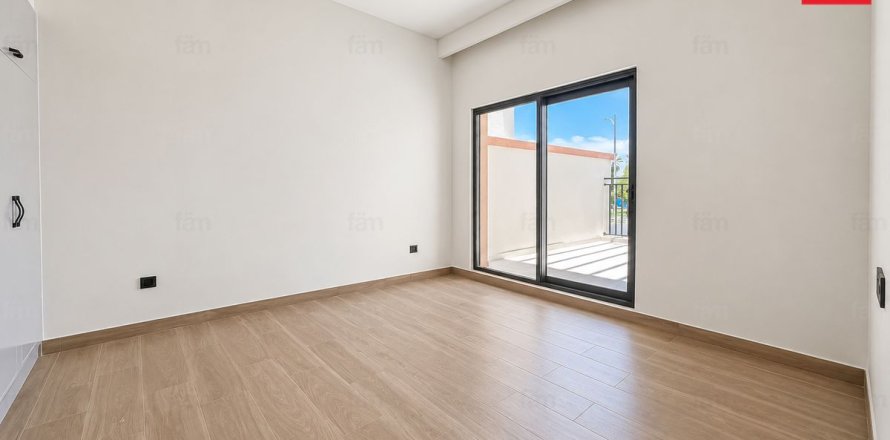 4 bedrooms Townhouse in Dubai, UAE No. 166509