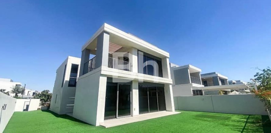 4 bedrooms Villa  No. 114284