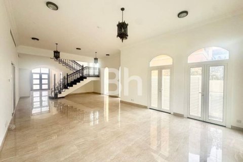 Villa de 5 dormitorios  No. 114444 11
