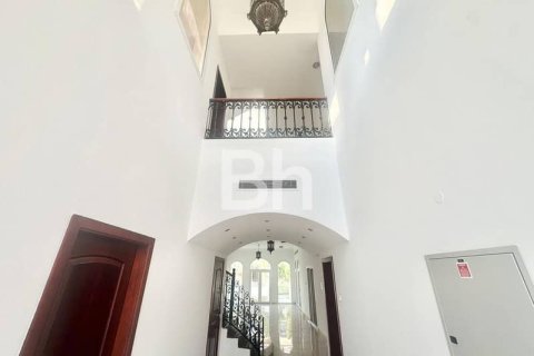 Villa de 5 dormitorios  No. 114444 2