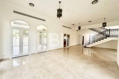 Villa de 5 dormitorios  No. 114444 3