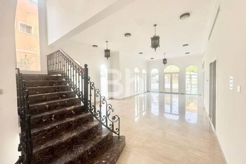 Villa de 5 dormitorios  No. 114444 12