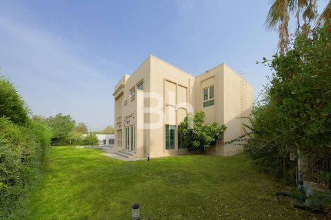 Villa de 4 dormitorios  No. 114447 16