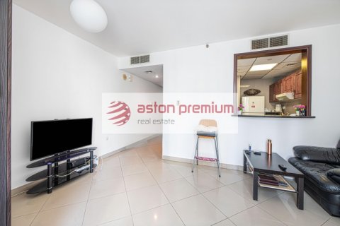 Studio Apartment in Icon Tower 2, UAE No. 207889 3
