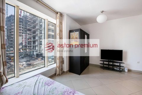 Studio Apartment in Icon Tower 2, UAE No. 207889 5