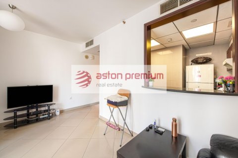 Studio Apartment in Icon Tower 2, UAE No. 207889 4