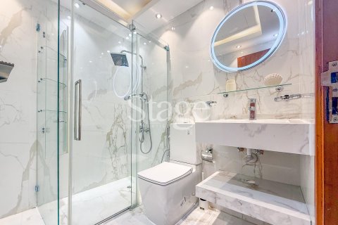 2 bedrooms Apartment in Business Bay, UAE No. 185637 8
