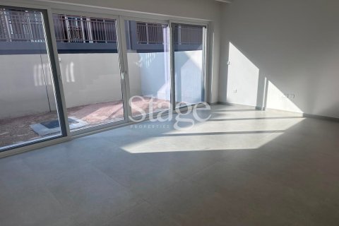 4 bedrooms Townhouse in Dubai, UAE No. 185639 3