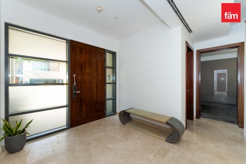 4 bedrooms Villa in Dubai, UAE No. 135635 9