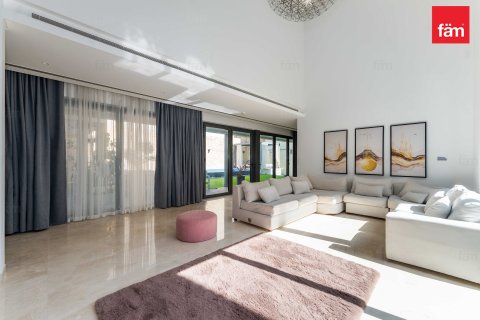 4 bedrooms Villa in Dubai, UAE No. 135635