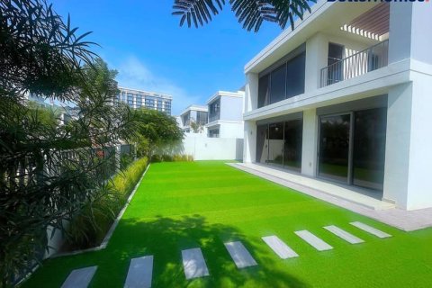 Villa de 4 dormitorios  No. 114705 12