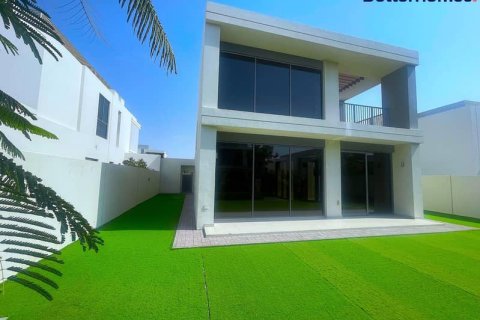 Villa de 4 dormitorios  No. 114705 3