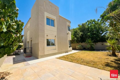 4 bedrooms Villa in Dubai, UAE No. 164286