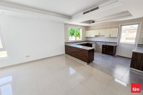 4 bedrooms Villa in Dubai, UAE No. 164286 9