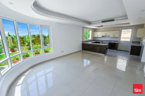 4 bedrooms Villa in Dubai, UAE No. 164286 7