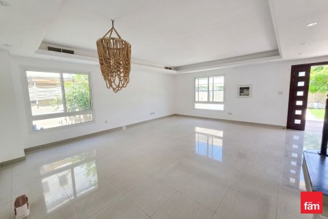 4 bedrooms Villa in Dubai, UAE No. 164286 8