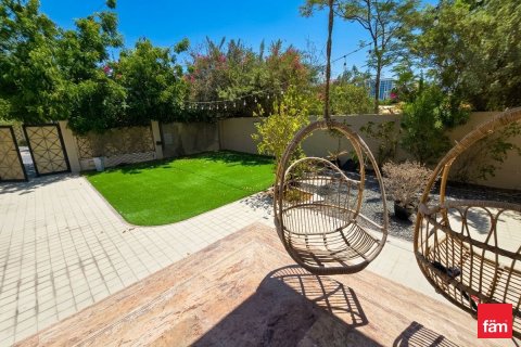 4 bedrooms Villa in Dubai, UAE No. 164286 5