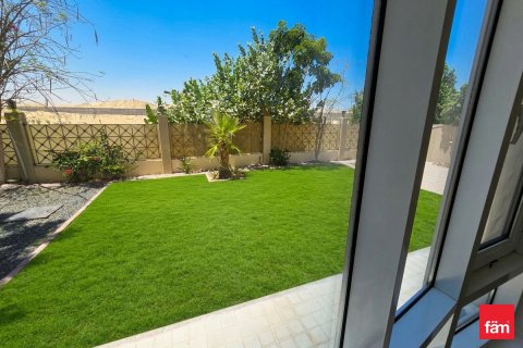 4 bedrooms Villa in Dubai, UAE No. 164286 4