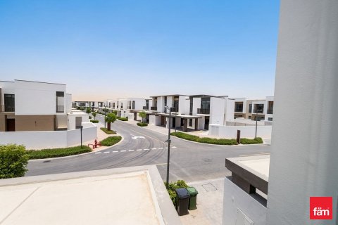 3 bedrooms Villa in Dubai, UAE No. 164282 12